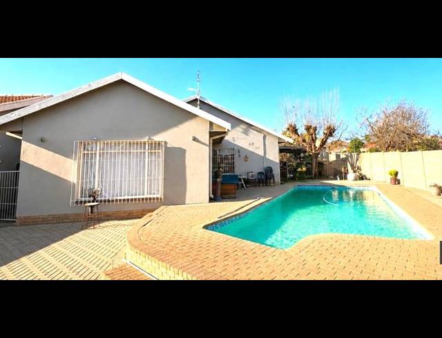 4 BEDROOM HOUSE FOR SALE IN FAUNA